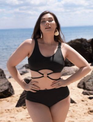 Самая маленькая проститутка Алина Сочи , доступна 24 7