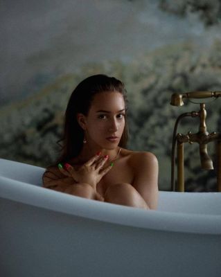 Шлюшка Элина  (Сочи, (Сочи,центр ), рост: 165)