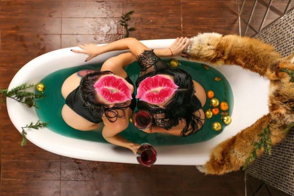   Близняшки Ира и Кира, от 15000 в час