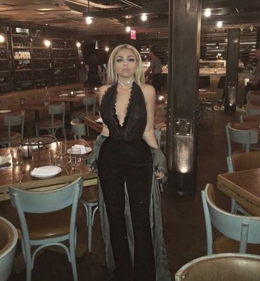 Дешевая шлюха, Александра