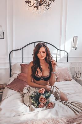 Шлюха за деньги (23 лет) работает в Сочи (Красная поляна)