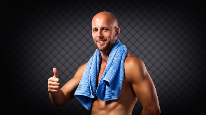 Alex — страпон услуги